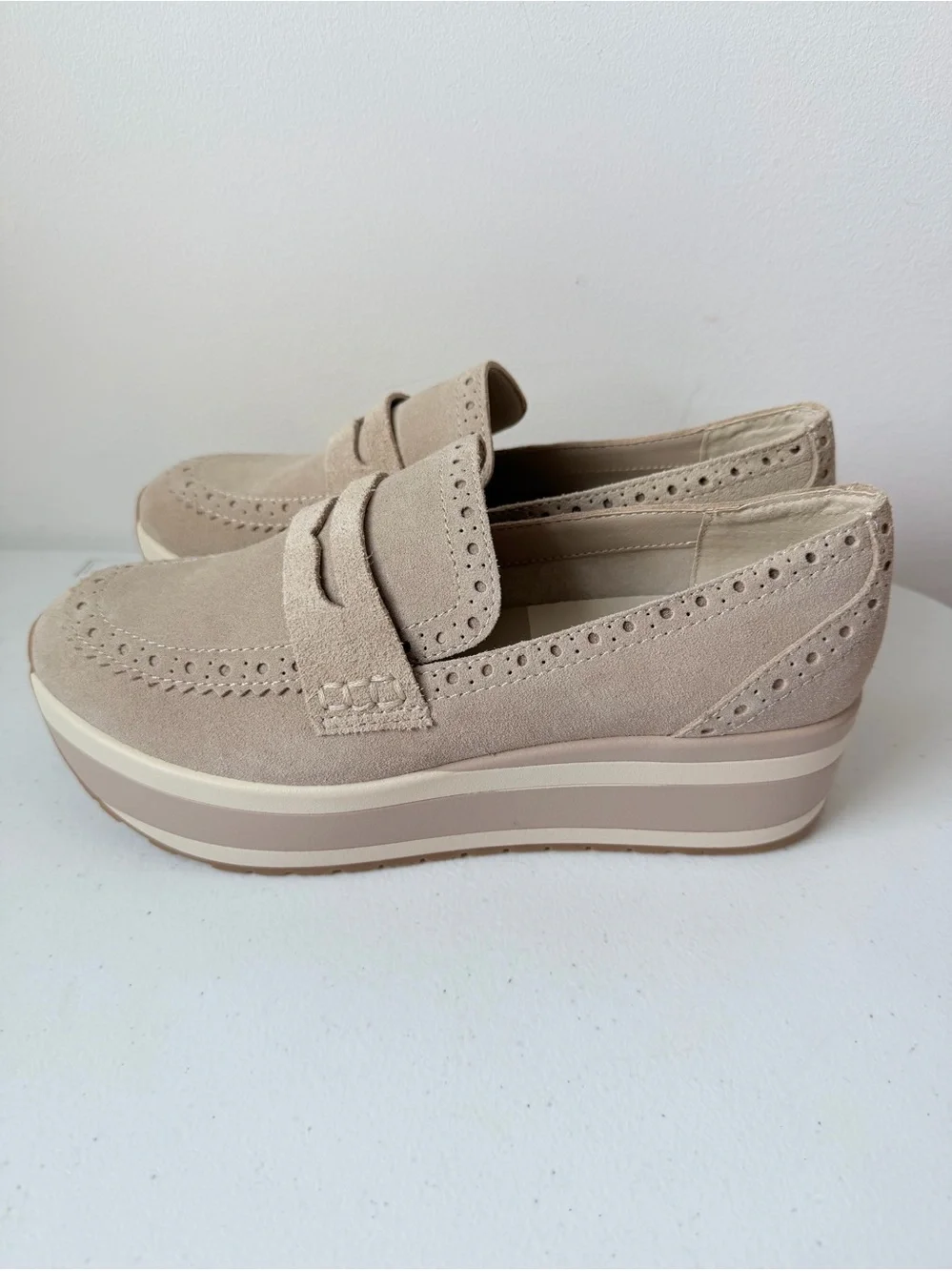 Dolce Vita Jeeta Suede Slip-On Platform Sneakers • Dune • size 8 • NWT *flaw